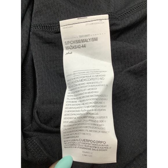 Under Armour Women's Small Black Armour Racer Tank Top Activewear Workout G29-1 - Picture 7 of 7